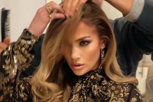 Jennifer Lopez se pojavila u javnosti bez ekstenzija i perike