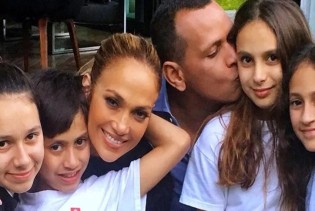 Jennifer Lopez emotivnom fotografijom obilježila rođendan svojih blizanaca