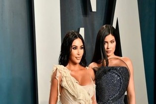 Kim i Kylie na zabavi nakon Oscara pokazale svu raskoš svojih oblina