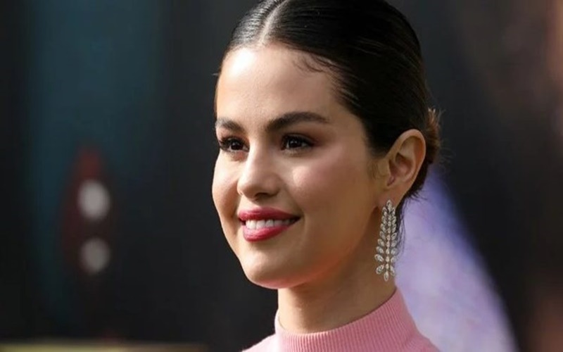 Selena Gomez izgleda predivno i u opuštenom kućnom izdanju bez trunke šminke