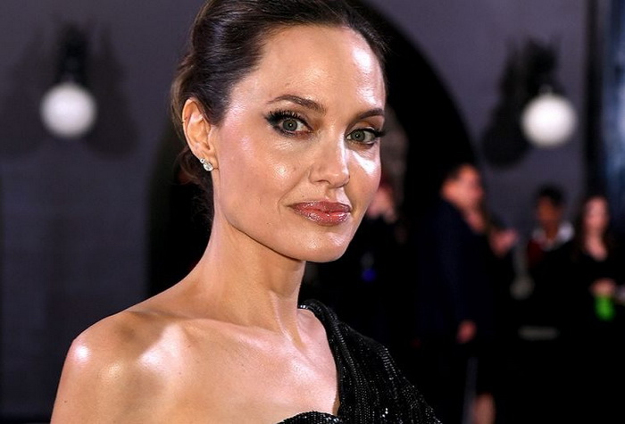 Jolie poslala poruku tokom pandemije koronavirusa: Brinite jedni o drugima