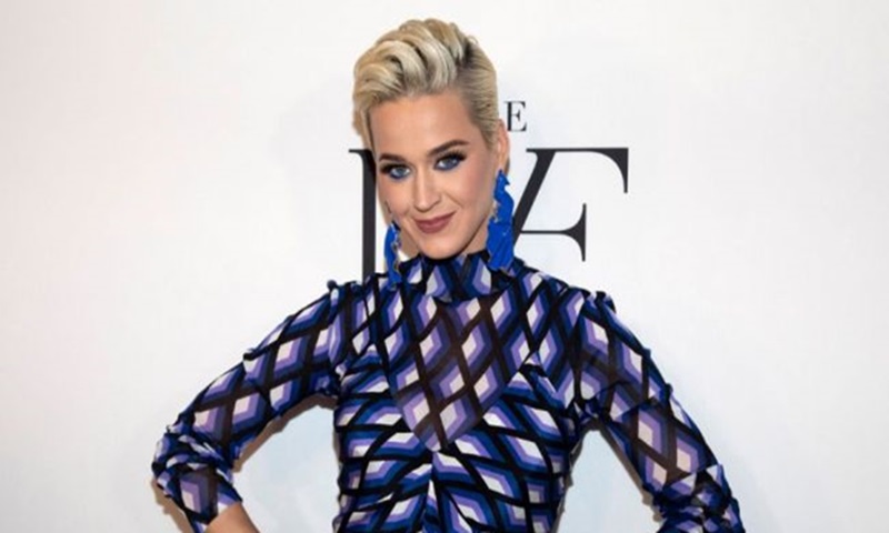 Katy Perry peti album najavila pjesmom "Daisies"