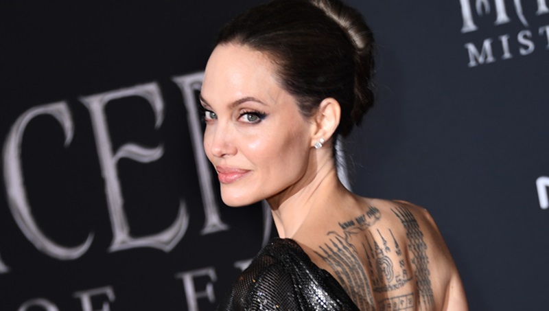 Angelina Jolie: Fascinirala ju je smrt, željela je raditi na groblju