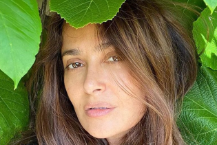 Salma Hayek oduševila prirodnim izdanjem: Pokazala kako njeno lice izgleda bez šminke