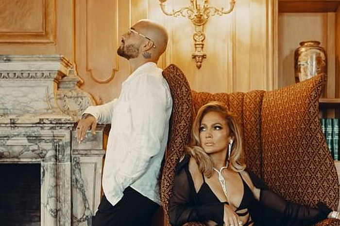 Atraktivni dvojac Jennifer Lopez i Maluma "zapalili" naslovnicu Billboarda