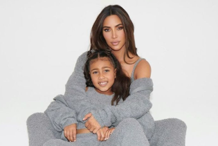 Kim Kardashian pozirala sa kćerkom North i predstavila kolekciju za mališane