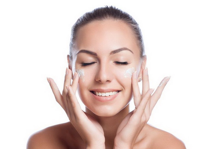 “Kristalna” koža: Novi beauty trend koji garantira nikad ljepši ten
