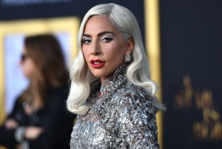 Lady Gagi ukradena dva psa, nudi 500.000 dolara nalazniku