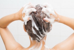 Kako da sami napravite šampon za suho pranje kose