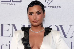 Pop zvijezda Demi Lovato objavila da je nebinarna osoba