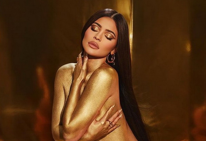Kylie Jenner u toplesu proslavila 24. rođendan