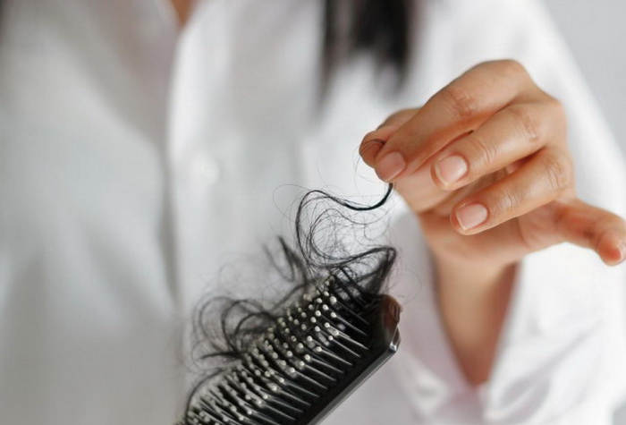 Evo kako da očistite četku za kosu