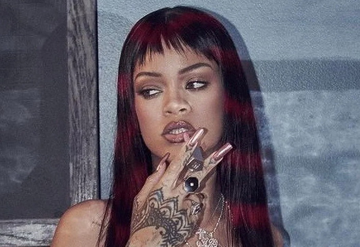 Atraktivna Rihanna provokativnim materijalom najavljuje novu kolekciju
