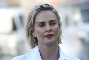 Charlize Theron: Tajice poput druge kože kojima ne smetaju ni zimske natikače