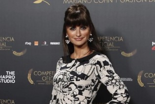 Penelope Cruz: Maksi haljina koja ženskoj figuri dodaje obline