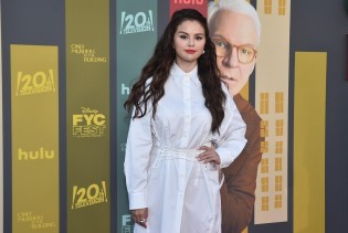 Selena Gomez uvijek u trendu: Pokazala svima da bijela može izgledati u potpunosti šik