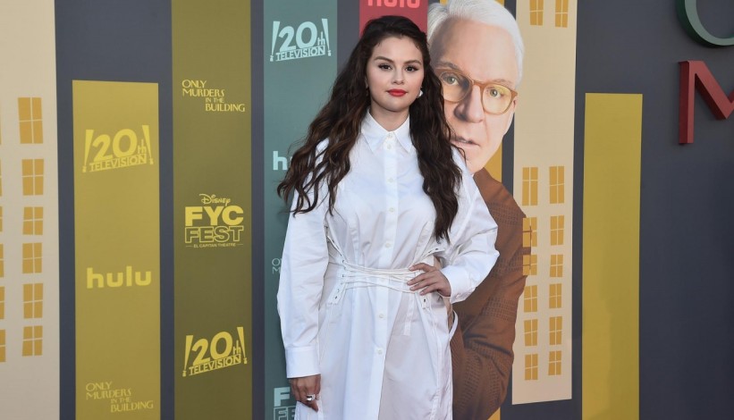 Selena Gomez uvijek u trendu: Pokazala svima da bijela može izgledati u potpunosti šik