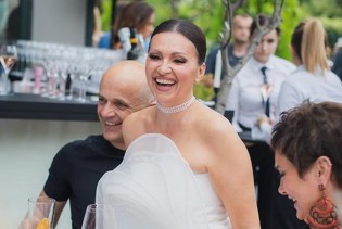 Nina Badrić oduševila goste u luksuznoj haljini
