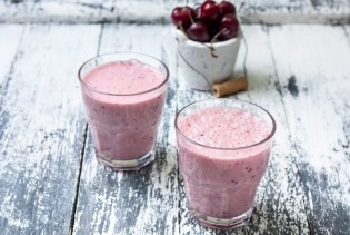 Smoothie od višanja i badema