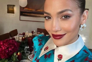 Jennifer Lopez oduševila fanove u nesvakidašnjem izdanju za Božić