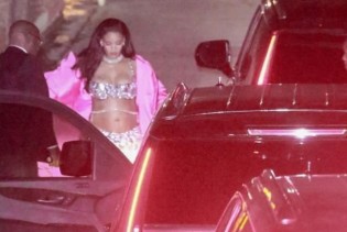 Rihanna ukrasila trudnički stomak pojasom od 1,8 miliona dolara