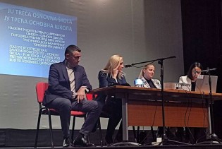 Panel disusija 'Izazovi roditelja u savremenom svijetu'