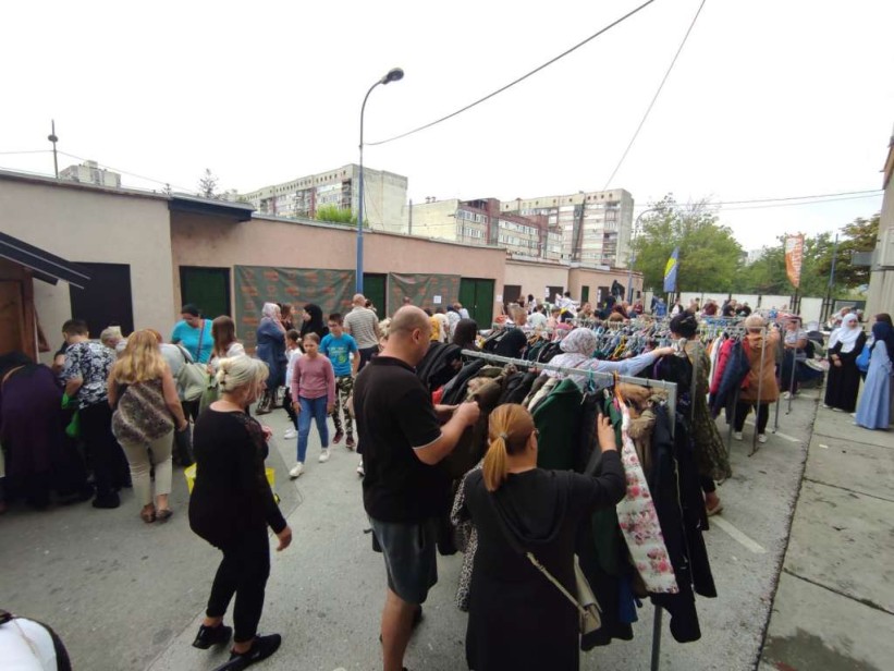 Humanitarni bazar Pomozi.ba: Raznovrsne stvari po povoljnim cijenama