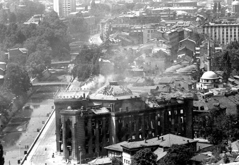 Prije 31 godinu zapaljena sarajevska Vijećnica i dva miliona knjiga