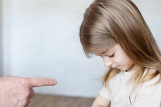 Stil roditeljstva koji je najveći neprijatelj mentalnog zdravlja djece