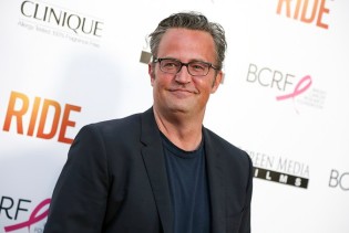 Preminuo glumac Matthew Perry, poznat po ulozi u 'Prijateljima'