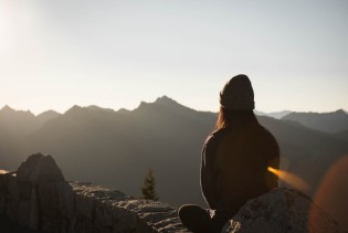 Deset ključnih dobrobiti meditacije