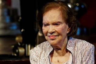 Umrla bivša američka prva dama i velika humanitarka Rosalynn Carter