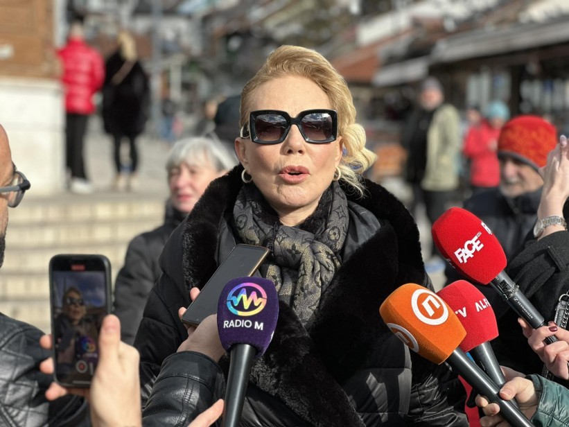 Foto / Video: Lepa Brena prošetala Baščaršijom, uživala i u bosanskoj kafi