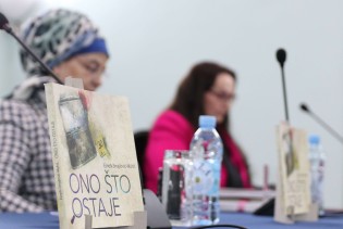Knjiga 'Ono što ostaje' Esnefe Smajlović Muhić donosi trideset svjedočenja žena Srebrenice