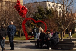 Foto / Banjaluka: Pogledajte kako su građani obilježili Valentinovo