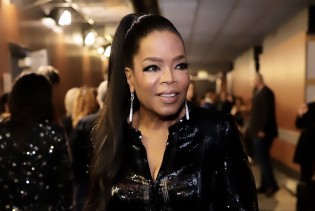 Oprah kakvu nikad nismo vidjeli: U 71. godini oduševila izgledom