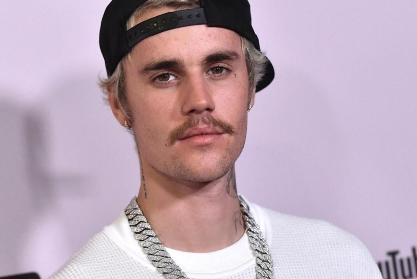 Justin Bieber zabrinuo fanove nakon što je objavio fotografije na kojim plače