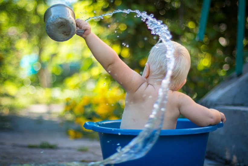 Pametan trik: Kako olakšati kupanje bebe uz ovaj savjet mame