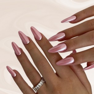 Pink pearl nails - manikura koja će zasigurno obilježiti ovu sezonu