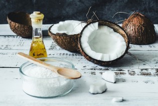 Jeste li probale njegovati kožu kokosovim uljem?