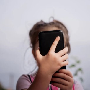 Mnogi roditelji umiruju dijete mobitelom, ali to nije rješenje