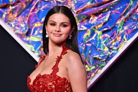 Selena Gomez otkrila jednostavan trik za istaknute konture lica