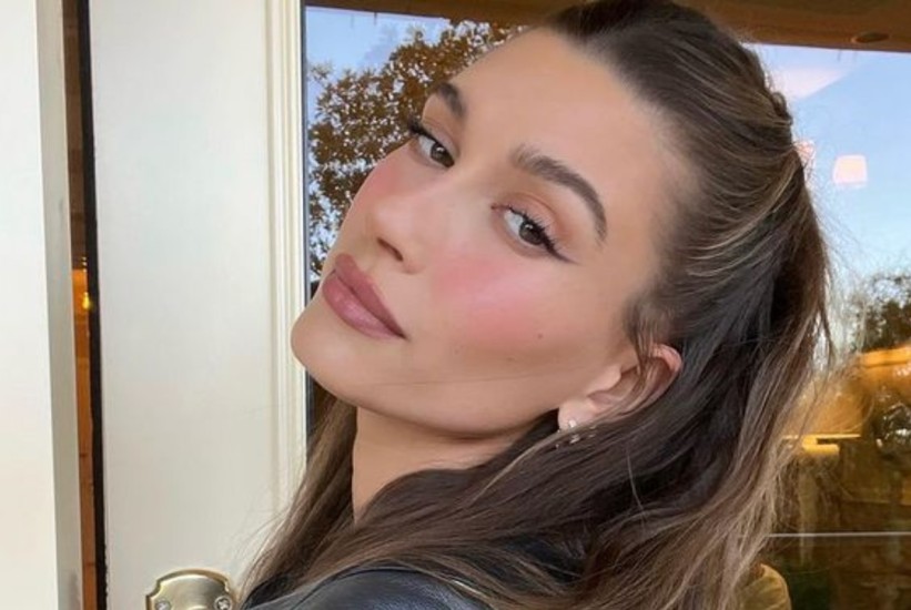 Hailey Bieber predstavila ‘it’ look za novu sezonu