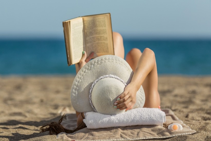 Top pet knjiga za čitanje na plaži