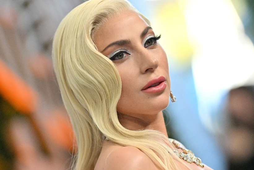 Lady Gaga potaknula glasine o trudnoći