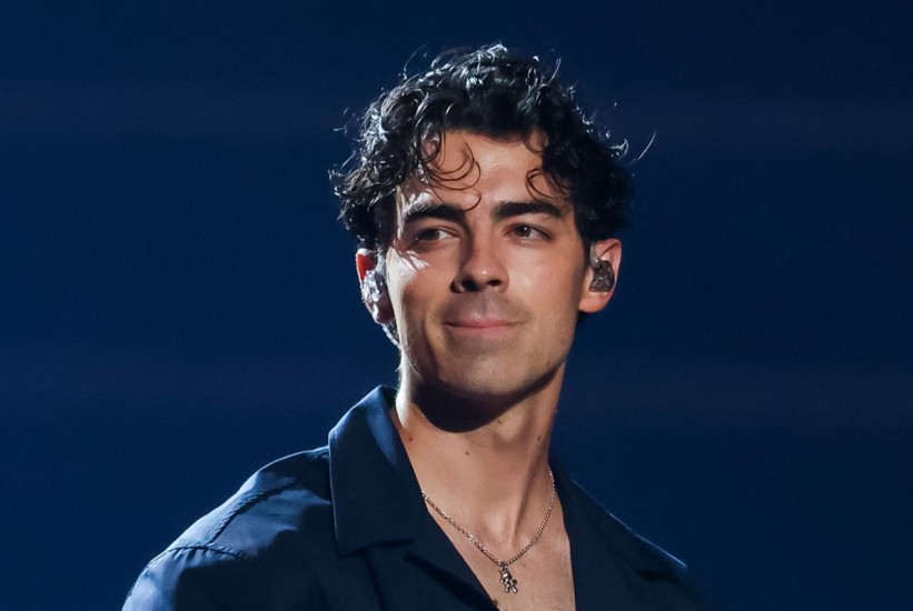 Nevolje u raju: Joe Jonas se razveo  prošle godine, a novu vezu s manekenkom okončao je nedavno