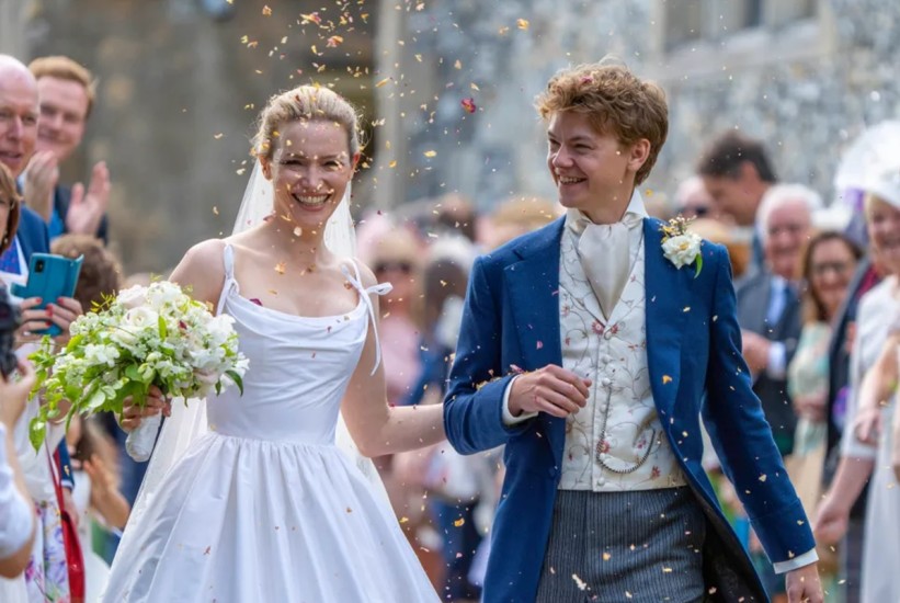 Glumica Talulah Riley i glumac Thomas Brodie-Sangster stali na ludi kamen