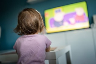 Izloženost djece ekranima usporava razvoj govora