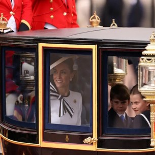 Povratak Kate Middleton: Pojavila se s djecom u bajkovitoj kočiji