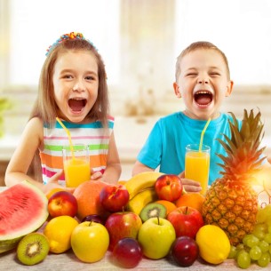 Djeca mogu dobiti opekotine ako jedu voće na suncu